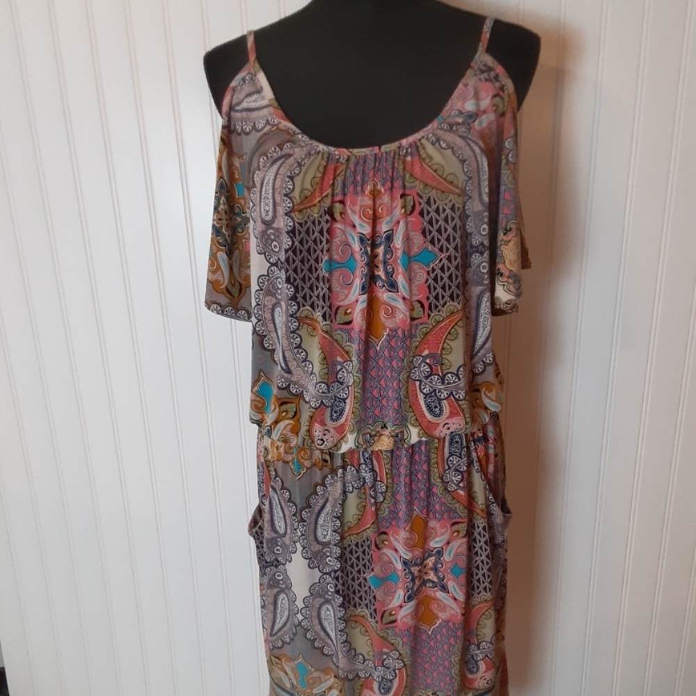 Mlle Gabrielle cold shoulder dress size L